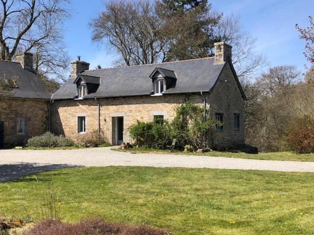 Merveilleux Cottage Dans Parc De 7,5 Hectares Saint-Nicolas-du-Pélem Екстериор снимка